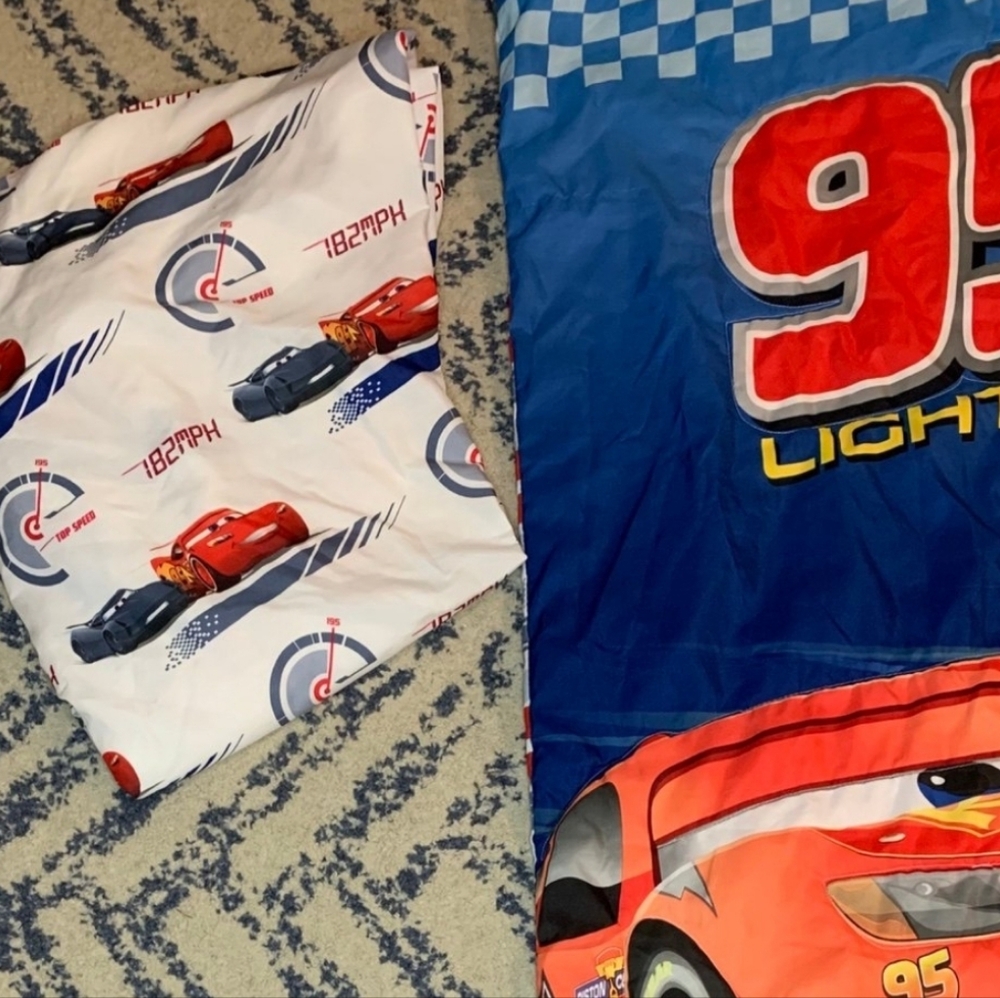Disney Pixars Cars 3 Lightning McQueen Toddler Bed Reversible Comforter set